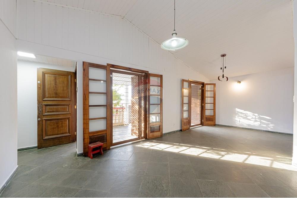 Chácara à venda com 5 quartos, 300m² - Foto 4