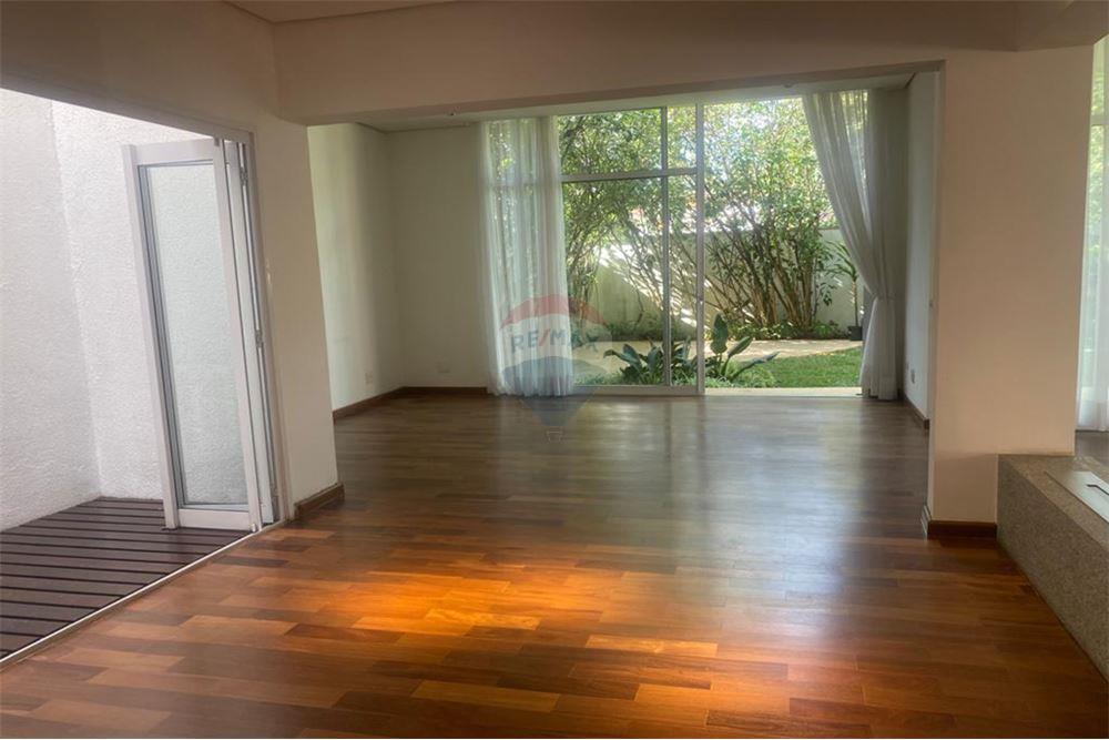 Casa de Condomínio para alugar com 4 quartos, 490m² - Foto 3