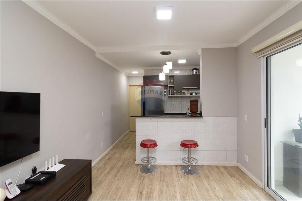 Apartamento à venda com 3 quartos, 78m² - Foto 2