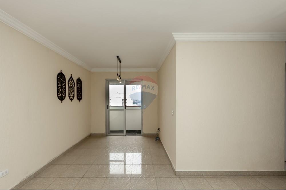 Apartamento à venda com 3 quartos, 69m² - Foto 2