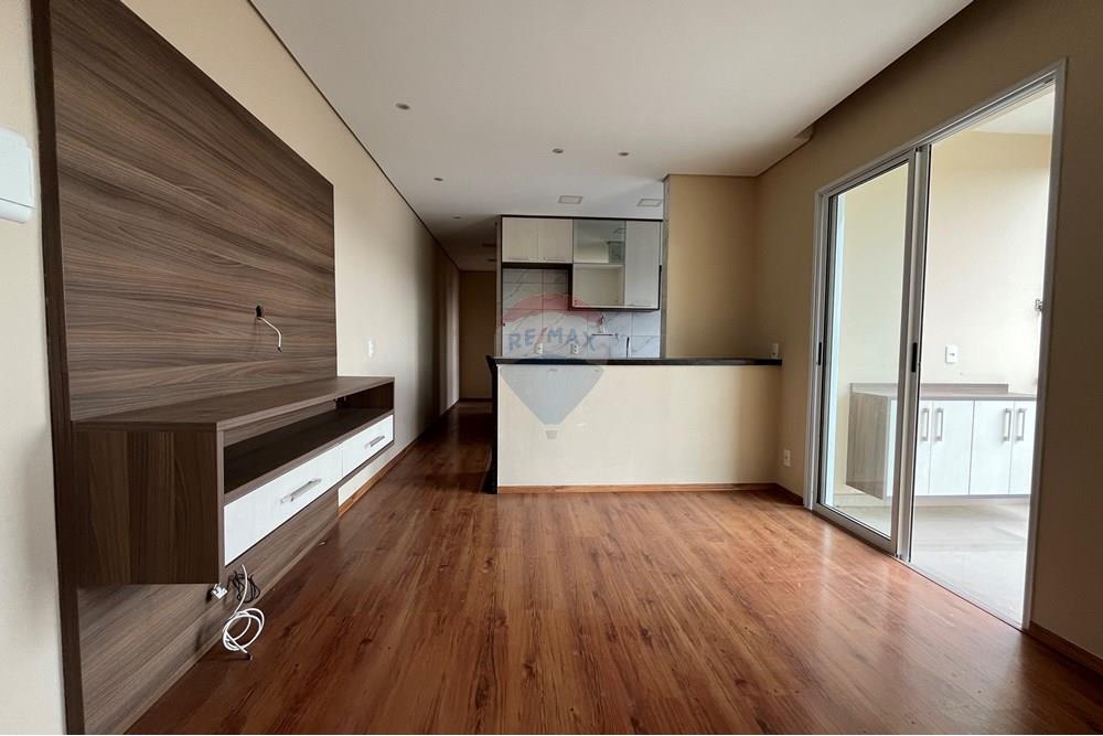 Apartamento à venda com 2 quartos, 62m² - Foto 3