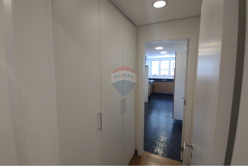 Apartamento para alugar com 3 quartos, 215m² - Foto 29