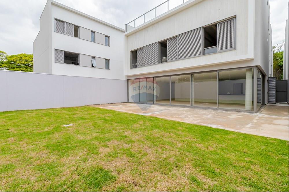 Casa de Condomínio à venda com 4 quartos, 600m² - Foto 4