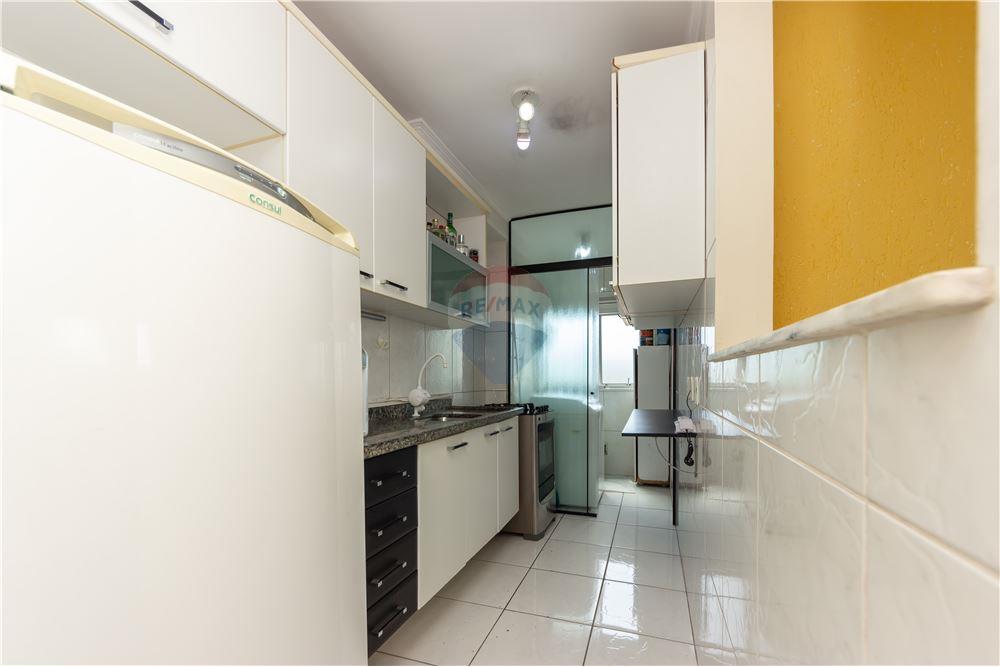 Apartamento à venda com 2 quartos, 60m² - Foto 2