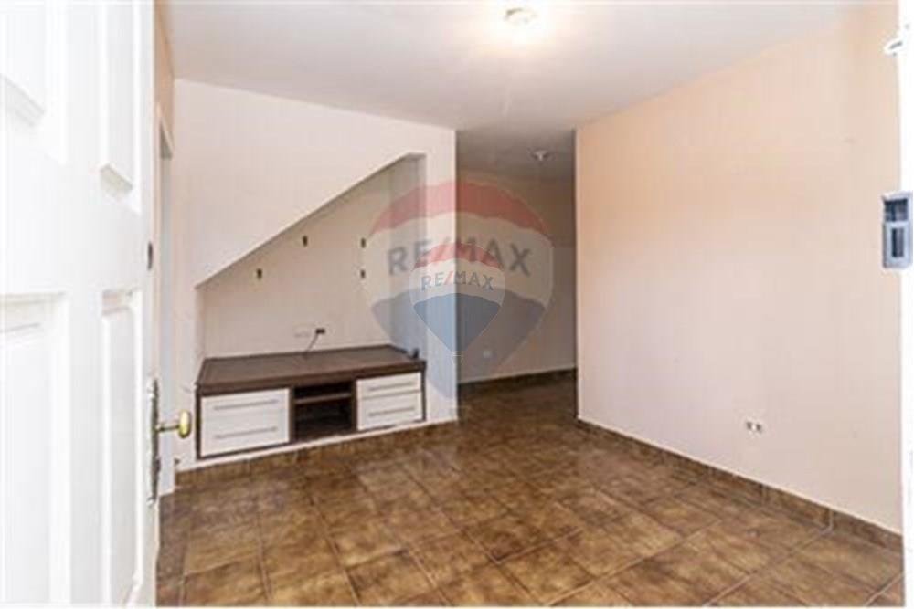 Casa à venda com 4 quartos, 250m² - Foto 1