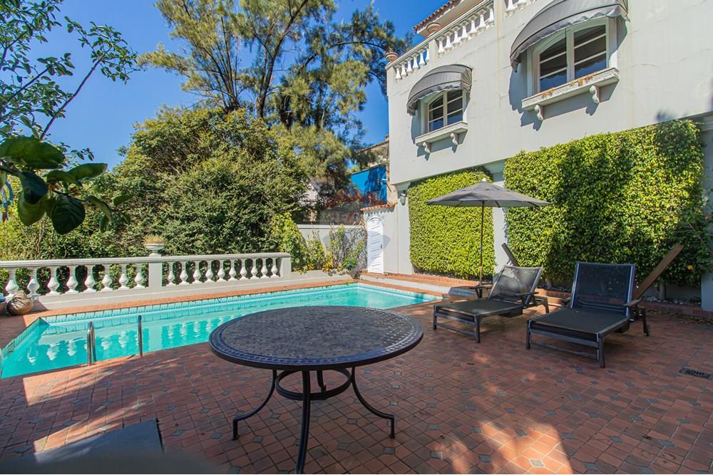 Casa à venda com 4 quartos, 350m² - Foto 37