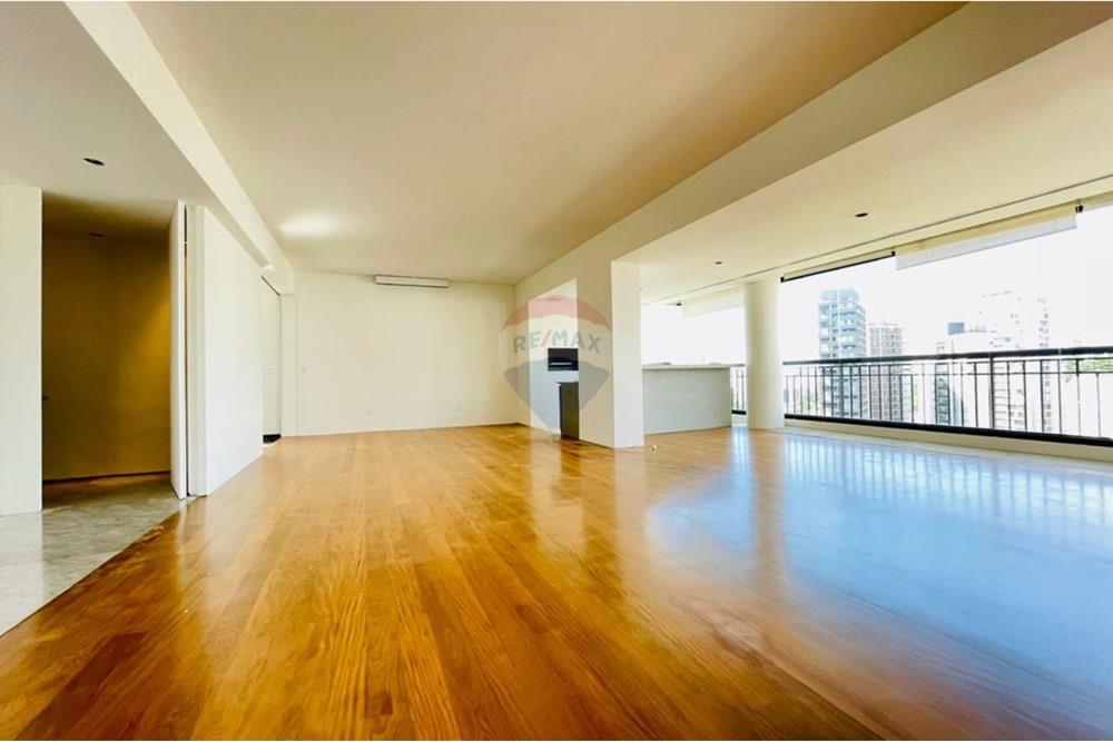 Apartamento para alugar com 3 quartos, 215m² - Foto 3