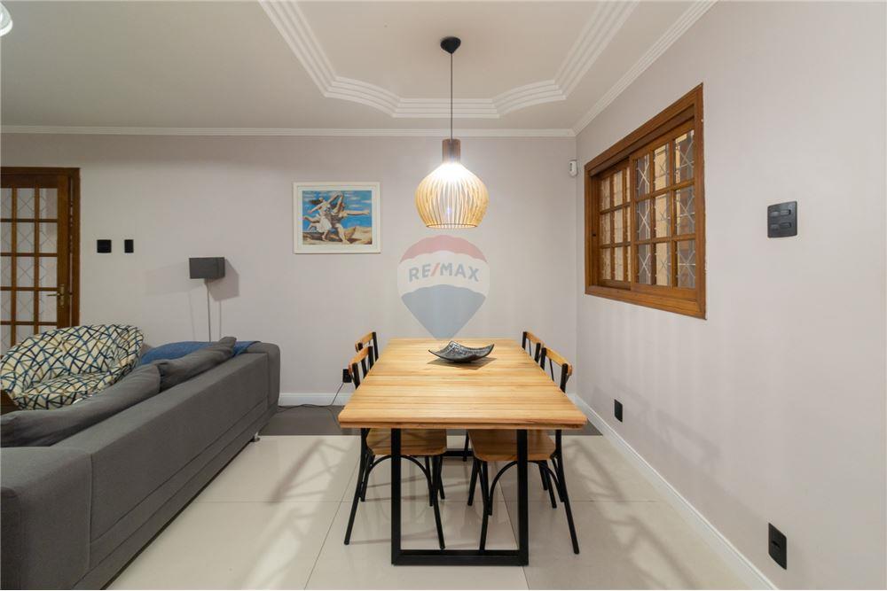 Casa à venda com 3 quartos, 252m² - Foto 4