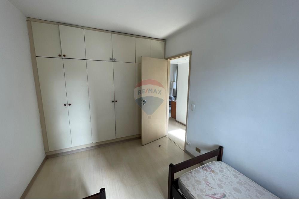 Apartamento para alugar com 2 quartos, 75m² - Foto 11