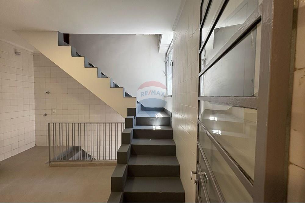 Casa para alugar com 4 quartos, 400m² - Foto 61