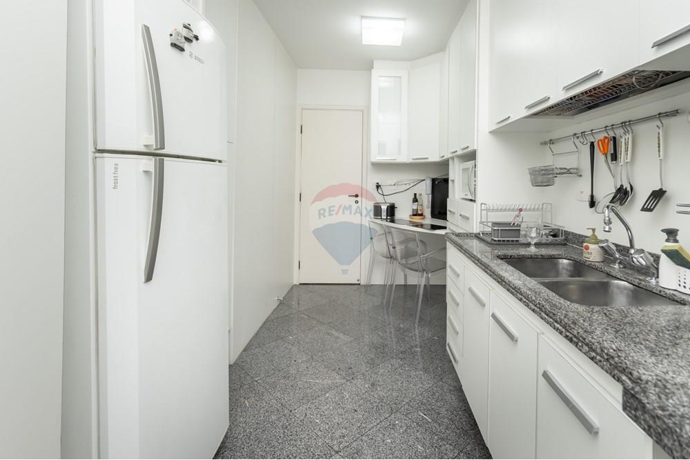 Apartamento à venda com 3 quartos, 96m² - Foto 12