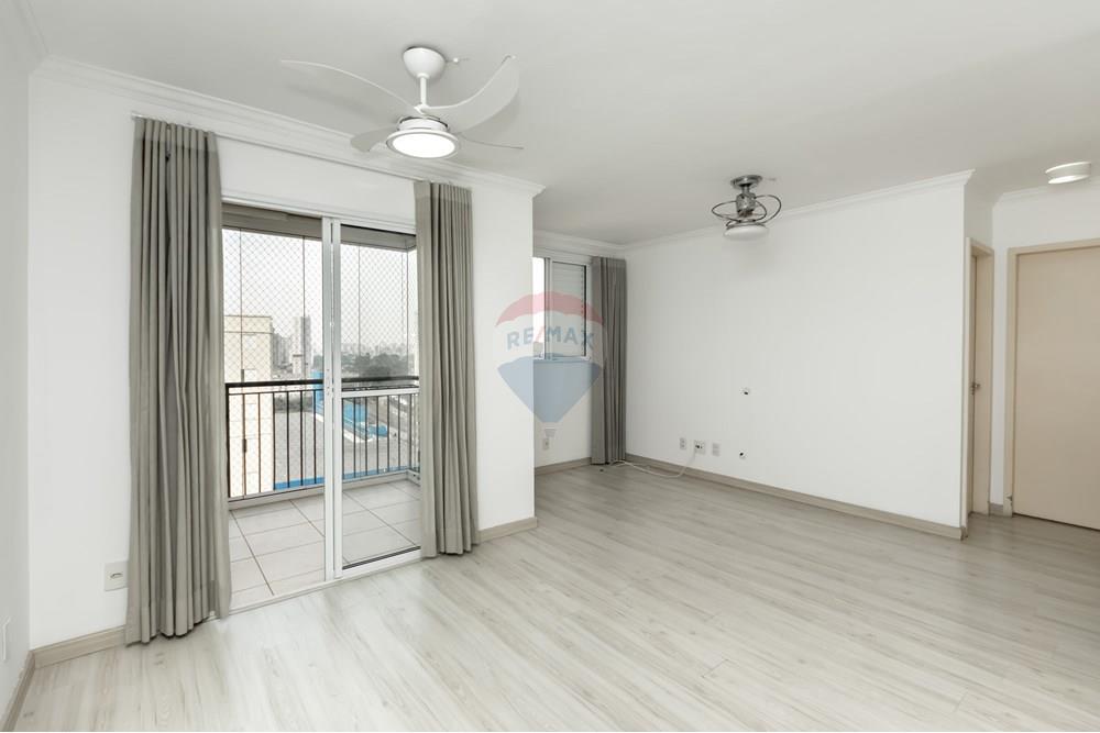 Apartamento à venda com 3 quartos, 70m² - Foto 2