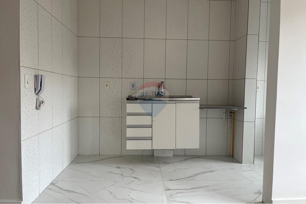 Apartamento para alugar com 2 quartos, 46m² - Foto 2