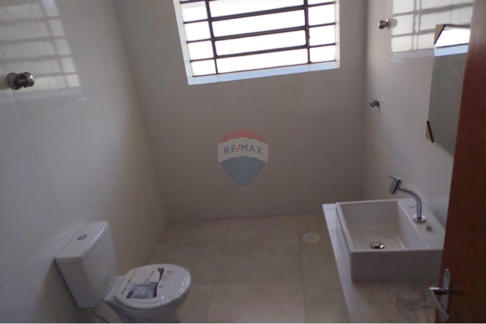 Casa para alugar com 3 quartos, 239m² - Foto 11