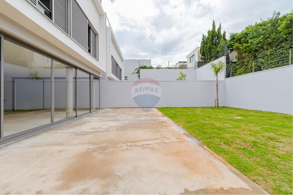 Casa de Condomínio à venda com 4 quartos, 600m² - Foto 3