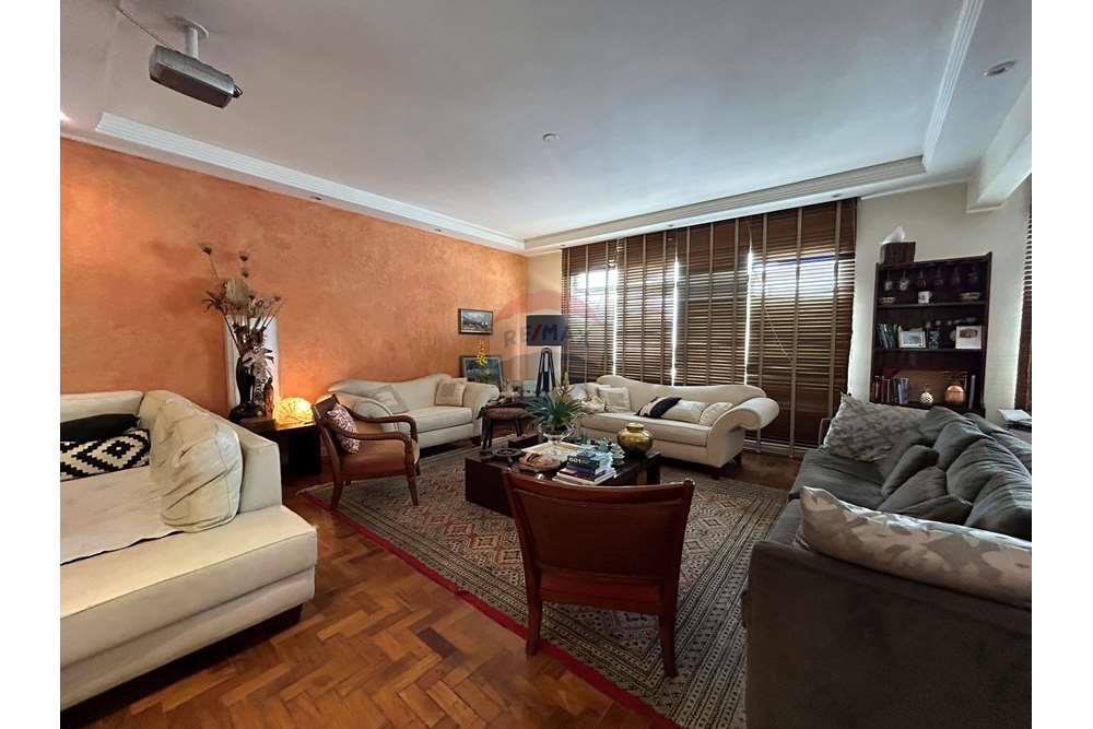 Apartamento para alugar com 3 quartos, 290m² - Foto 2