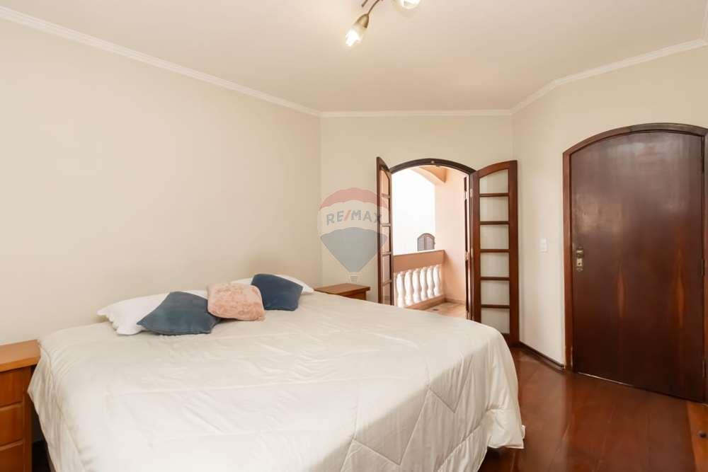 Casa à venda com 3 quartos, 366m² - Foto 11