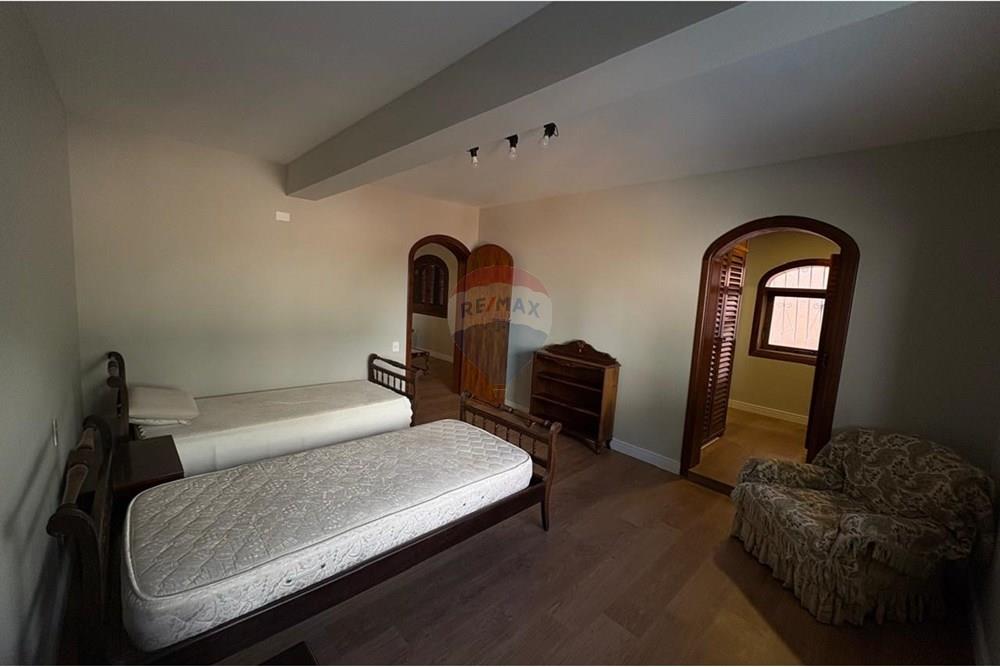 Casa para alugar com 5 quartos, 506m² - Foto 24