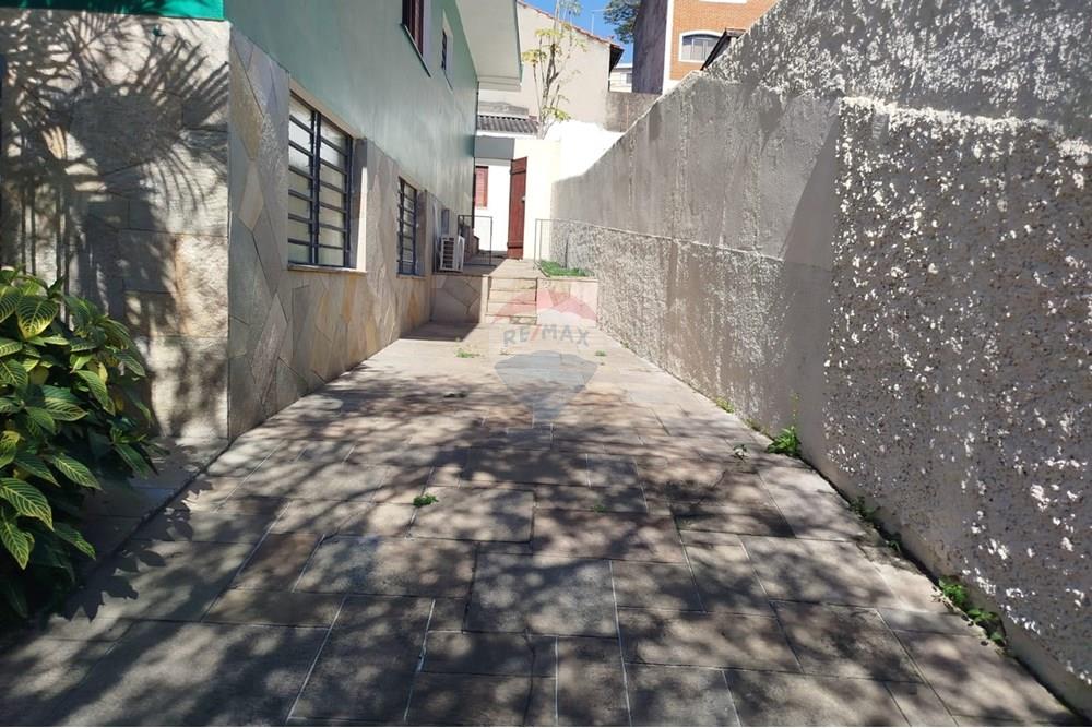 Casa para alugar com 3 quartos, 239m² - Foto 3
