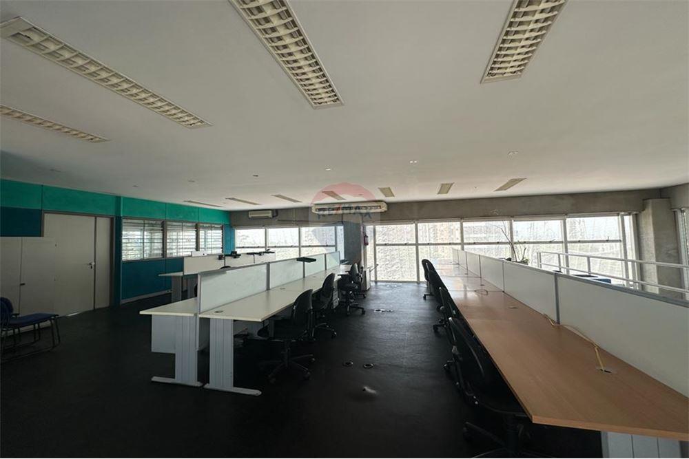 Prédio Inteiro para alugar, 700m² - Foto 2