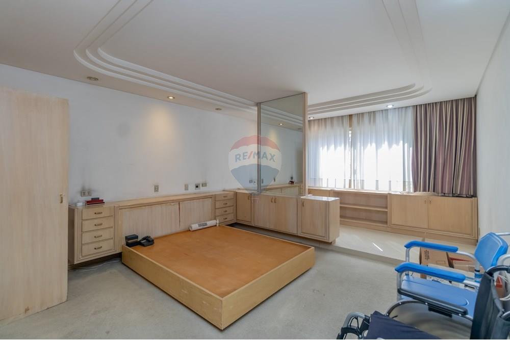 Apartamento à venda com 4 quartos, 238m² - Foto 11