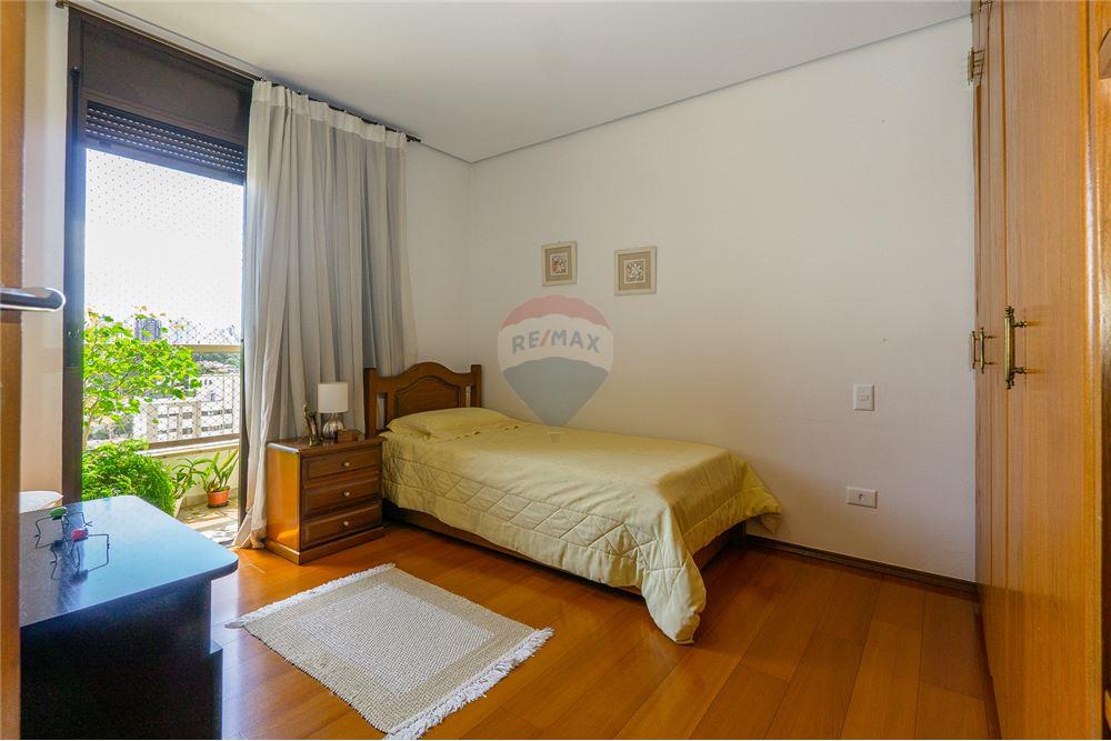 Apartamento à venda com 4 quartos, 200m² - Foto 18