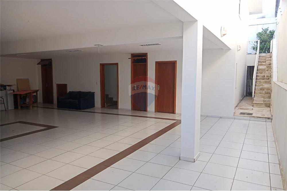 Casa para alugar com 4 quartos, 338m² - Foto 22