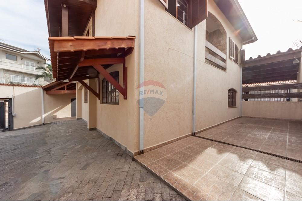 Sobrado à venda com 3 quartos, 245m² - Foto 32