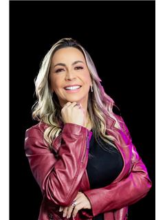 Broker/Owner - Cristiane Barcelos - RE/MAX SUPERACAO