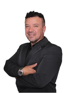 Pedro Acosta - RE/MAX VIP