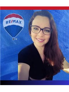 Jaina Viviana - RE/MAX BEACH