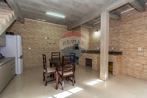 Venda-Casa-Rua José Pereira de Andrade , 411  - Mercado MABY  - Morada do Bosque , Cachoeirinha , Rio Grande do Sul , 94960864-610381019-245