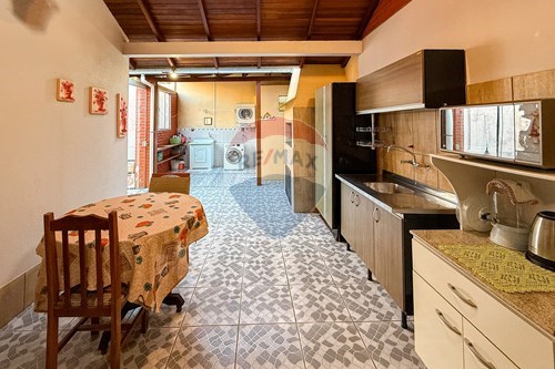 Venda-Casa-Rua João Neves , 26  - Próximo ULBRA  - São José , Canoas , Rio Grande do Sul , 92425170-612651052-70