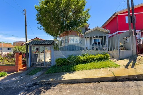 Venda-Casa-R. Ricieri Fioravante Miola , 440  - Atlântico , Erechim , Rio Grande do Sul , 99705-596-612761006-5