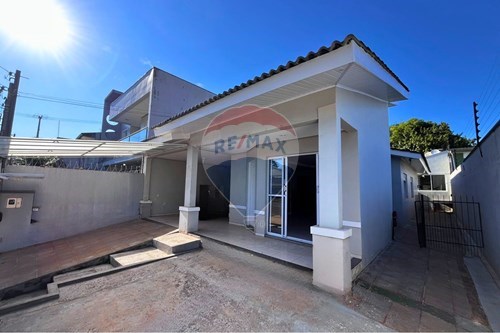 Venda-Casa-Rua Gaspar Martins , 1028  - 2 quadras da Av. Brasil  - Petrópolis , Passo Fundo , Rio Grande do Sul , 99051-380-612621062-6