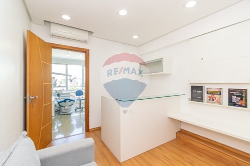 Venda-Studio-Avenida Flores da Cunha , 580  - Edifício Madrid  - Vila Márcia , Cachoeirinha , Rio Grande do Sul , 94910-000-610381032-63