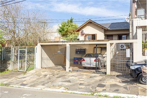 Venda-Casa-José Antônio Lucchese Gusmão , 1081  - São José , Canoas , Rio Grande do Sul , 92425-539-610241001-68