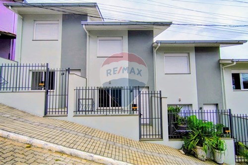 Venda-Sobrado-Rua Elza Morbini , 55  - Vila Nova II , Bento Gonçalves , Rio Grande do Sul , 95706114-610331038-5