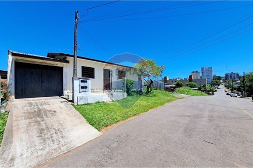 Venda-Casa-Rua Da Floresta , 831  - Próximo ao Residencial Petrópolis - Casa  - Petrópolis , Passo Fundo , Rio Grande do Sul , 99051260-610351016-189