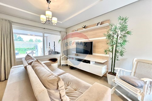 Venda-Casa-Rua Ulysses Gomes Ferreira , 89  - Mont Serrat , Canoas , Rio Grande do Sul , 92031160-610241034-16