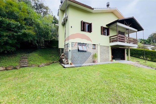 Venda-Casa-rua Vanderleri de Almeida , 569  - Em frente ao Museu de Ufologia  - Centro , Itaara , Rio Grande do Sul , 97185000-610311070-264