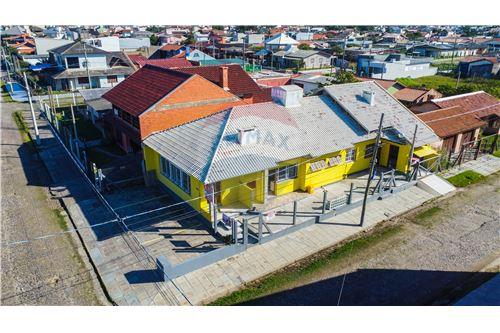 For Sale-House-Rua três De Outubro , 2822  - Escola de Surf Primeira Onda  - Zona Nova , Tramandaí , Rio Grande do Sul , 95590-000-610391033-5