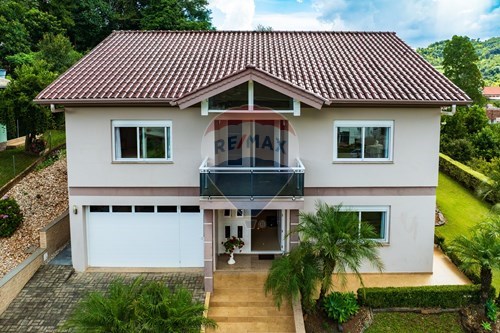 Venda-Casa-Rua Frederico Lorracher , 73  - Próximo ao hospital  - Centro , Três Arroios , Rio Grande do Sul , 99725000-612761047-19