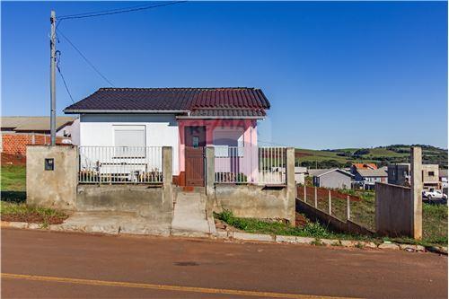 Venda-Casa-Elio Moreira de Souza , 96  - Quadra 3, Segunda entrada  - Loteamento Vivendas das Araucárias , Lagoa Vermelha , Rio Grande do Sul , 95300-000-610111008-27