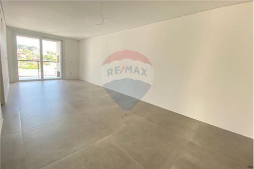 Apartamento à venda com 2 quartos, 104m² - Foto 1