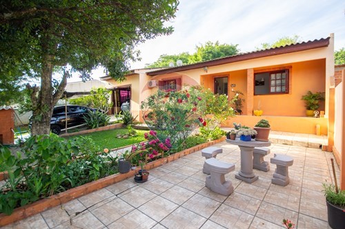 Venda-Casa-Rua Doralino Francisco de Souza , 165  - Shopping Praça Nova  - Urlândia , Santa Maria , Rio Grande do Sul , 97070320-610311056-97