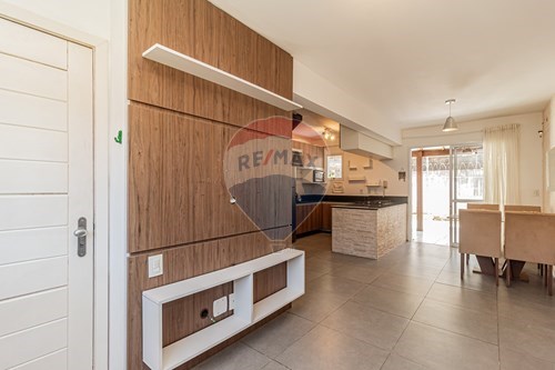 Venda-Casa-Avenida Ferreira Viana , 3010  - Areal , Pelotas , Rio Grande do Sul , 96085000-610211016-52