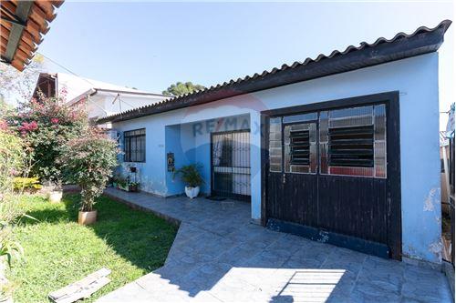 Venda-Casa-Rua Piauí , 314  - Próximo à UPF  - São José , Passo Fundo , Rio Grande do Sul , 99052380-612721003-14