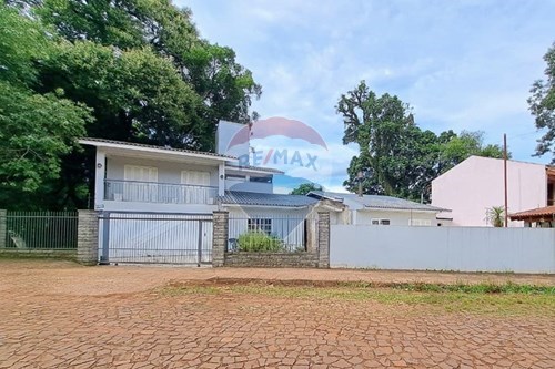 Venda-Casa-Rua Augusto Paiva Netto , 463  - Loteamento César Santos , Passo Fundo , Rio Grande do Sul , 99064240-610351071-4