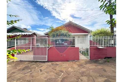 Venda-Casa-Rua Casemiro Antonio Kujawinski , 644  - Paiol Grande , Erechim , Rio Grande do Sul , 99712503-612761016-4